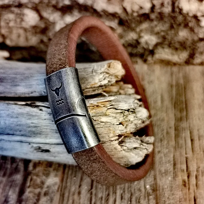 RIDER Herren Armband Leder vintage braun. Das hochwertige Geschenk für Männer aus dem Isarrider online Shop.